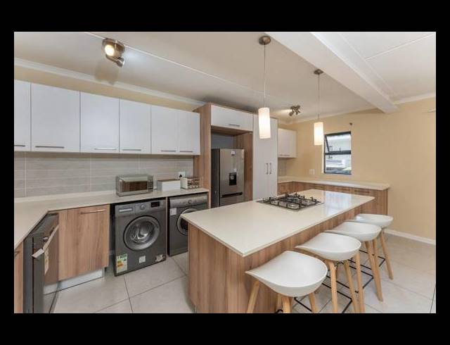 3 BEDROOM TOWNHOUSE FOR SALE IN MODDERFONTEIN